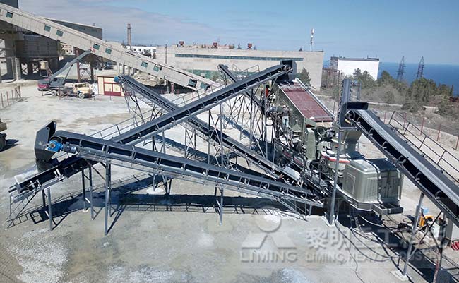 蒙古移動制砂機生產現場