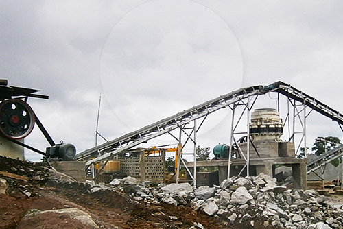 圓錐破碎機工作現場