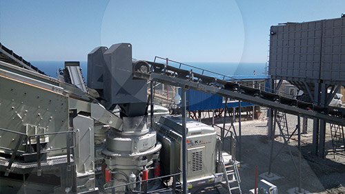 移動破碎制砂一體機生產線現場