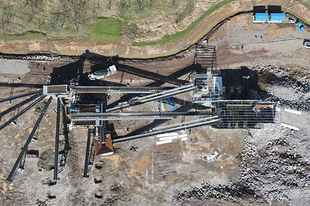 移動破碎制砂一體機生產線現場作業