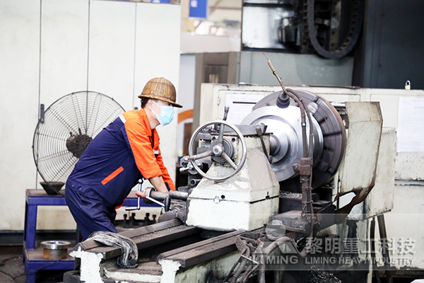 車間全天候封閉管控，生產發貨不能停2